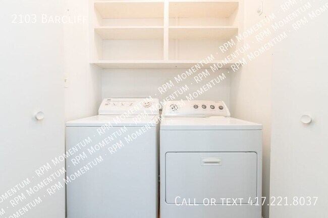 Foto del edificio - CUTE 2 BEDROOM / 2 BATH DUPLEX IN GLENDALE...