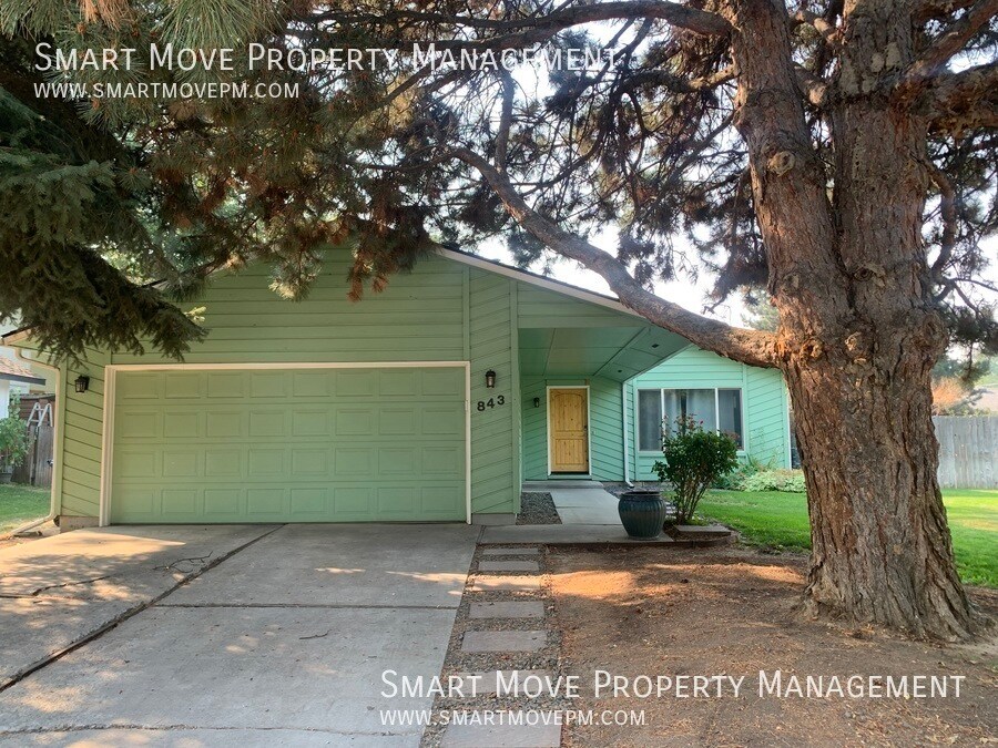 Foto principal - 843 E Valencia St