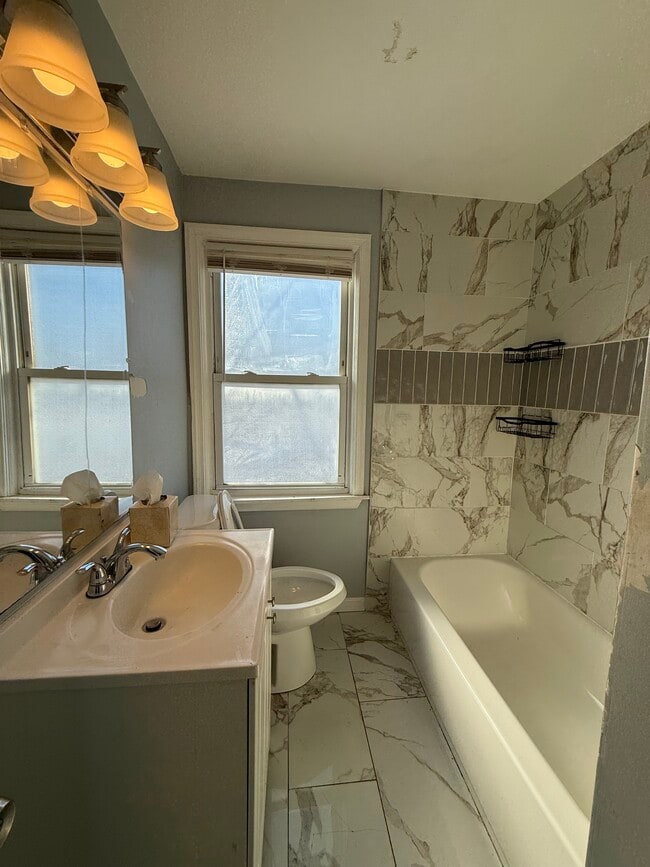 Foto del edificio - 613 S Beechfield Ave