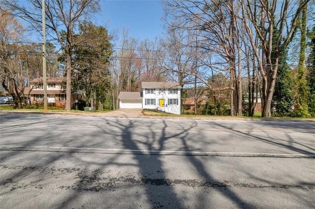 Building Photo - 4620 Central Dr
