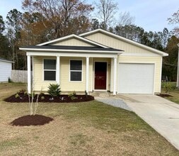 Building Photo - 67 Shamrock Dr SW