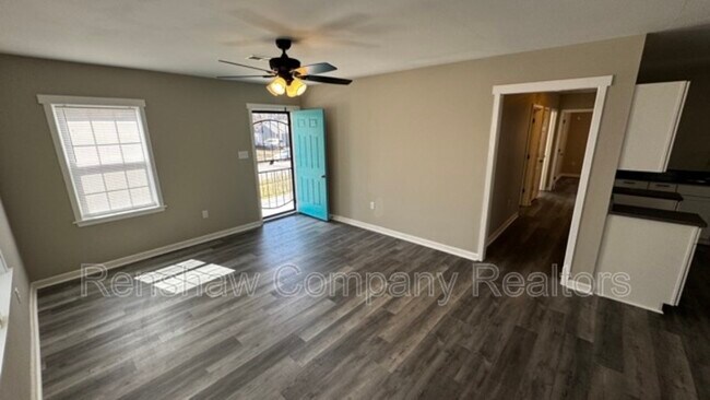 Building Photo - 2112 Benton St
