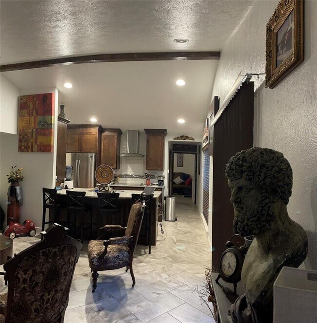 Foto del edificio - 5609 Hollow Pines Dr