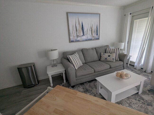 Building Photo - 8253 Navarre Pky