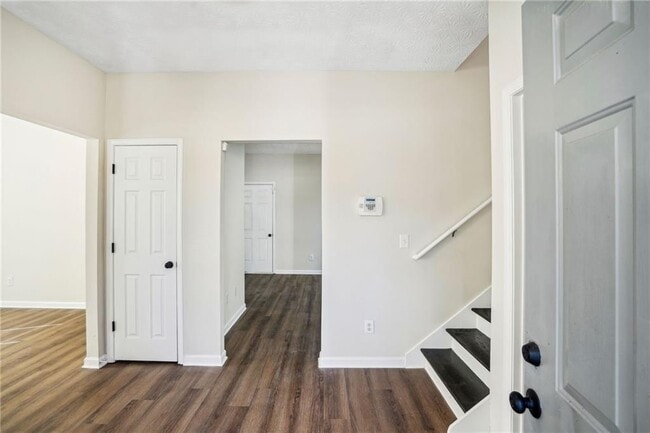 Building Photo - 4593 Parkway Cir