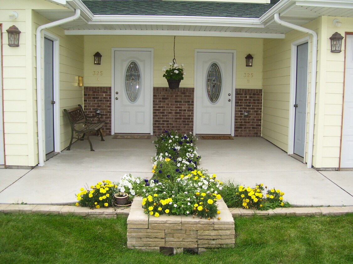 325 Scott Pl, Tea, SD 57064 Townhome Rentals in Tea SD