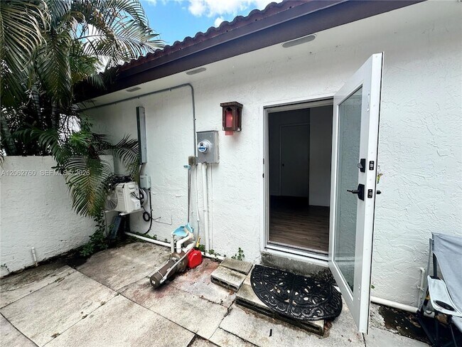Building Photo - 17843 NW 63rd Ct
