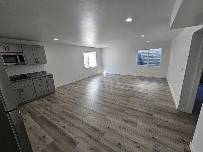 Foto del edificio - 1691 40 E