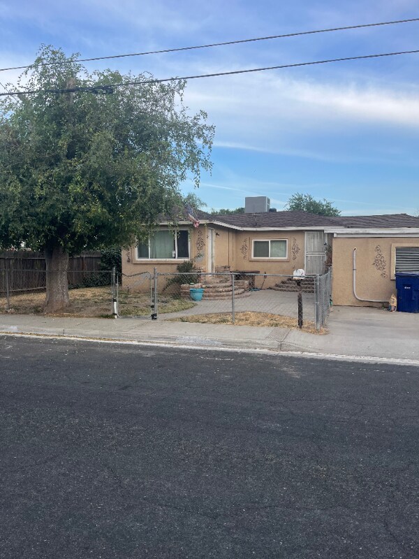 Primary Photo - 720 Olive Ave