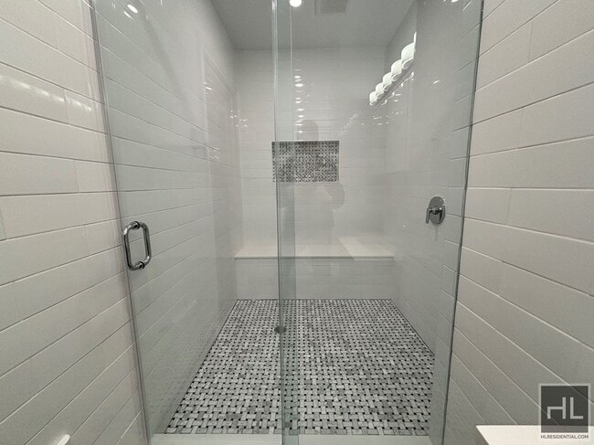 Building Photo - FIFTH AVENUE