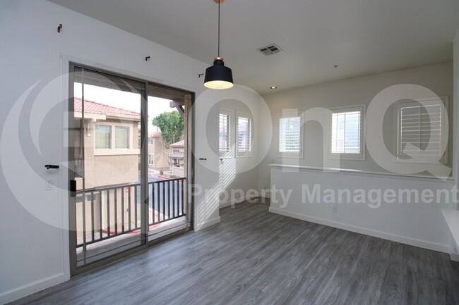 Building Photo - 1225 N 36th St