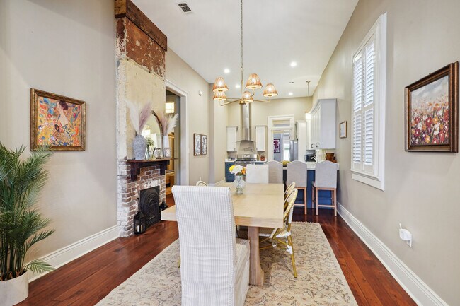 Dining - 3621 Banks St