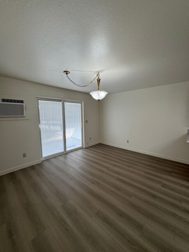 Foto del edificio - 1018 Holbrook Ct
