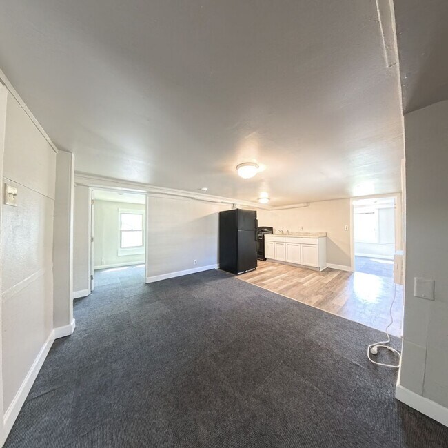 Foto del edificio - 2938 E Euclid Ave