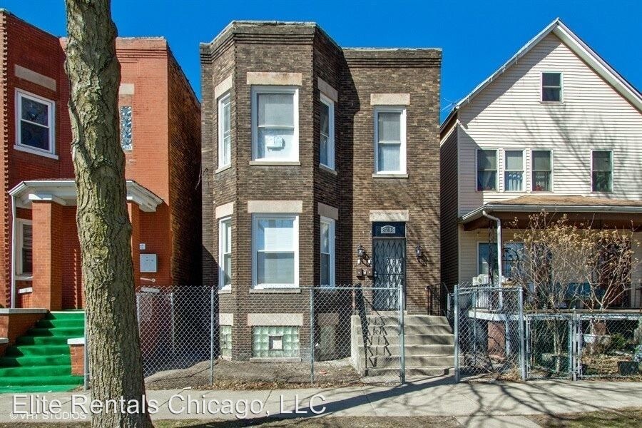 Primary Photo - 8234 S Exchange Ave