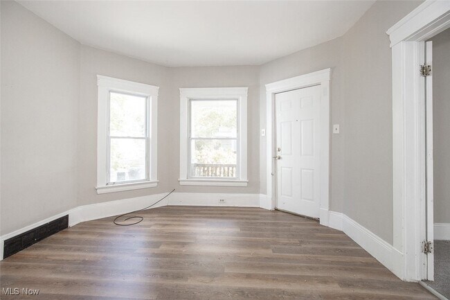 Foto del edificio - 844 E 154th St