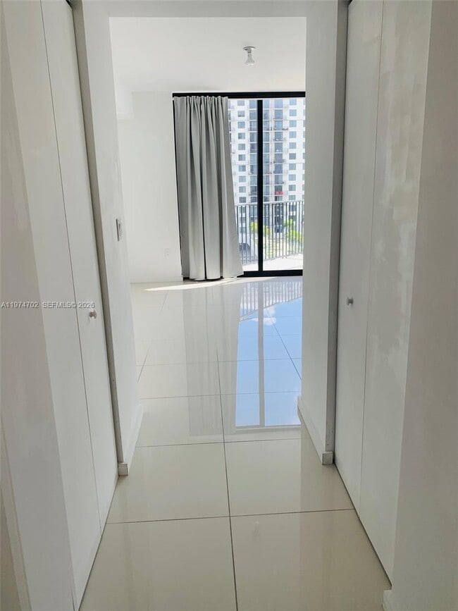 Foto del edificio - 5252 NW 85th Ave