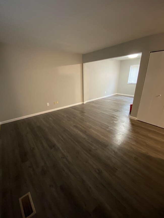 Foto del edificio - 1304 Centreville Ave