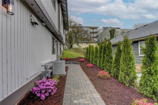 Foto del edificio - 9252 Palatine Ave N