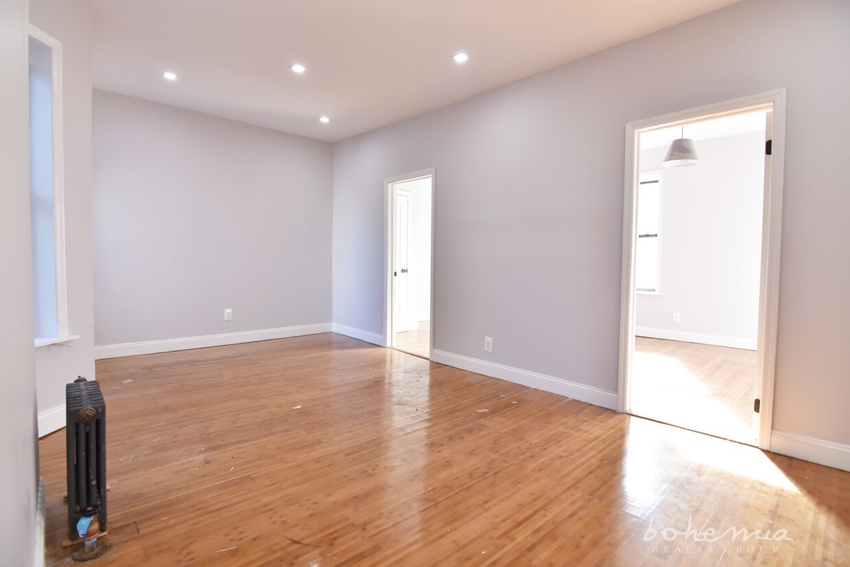Primary Photo - 617 W 135th St