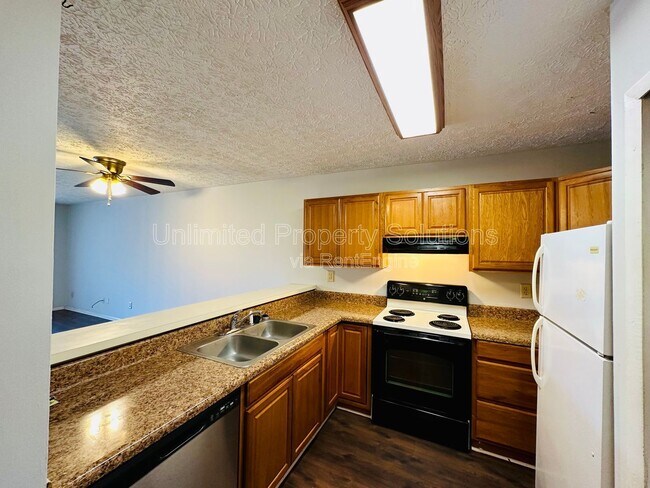 Building Photo - 203 Sunn Aire Ct