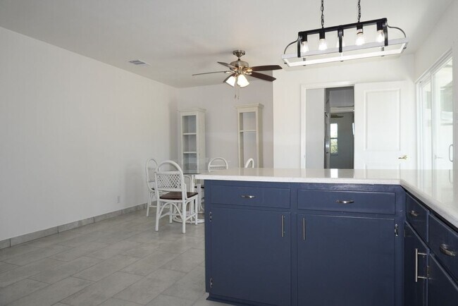 Foto del edificio - 6751 Green Valley Rd