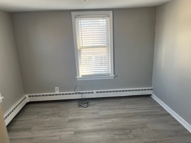 Guest Room 9.5' x 10' - 104 E Maple St