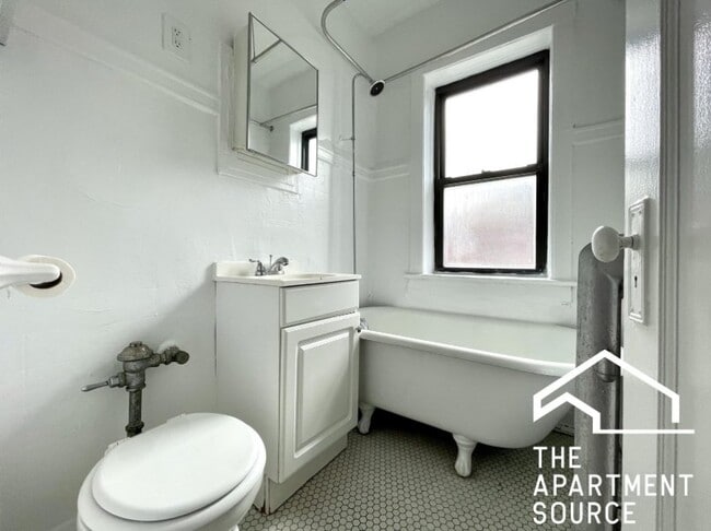 Building Photo - 3314 W Schubert Ave