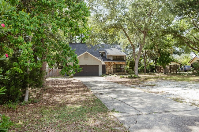 Building Photo - 118 Kipling Dr