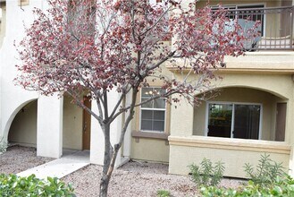 Building Photo - 50 Aura de Blanco St