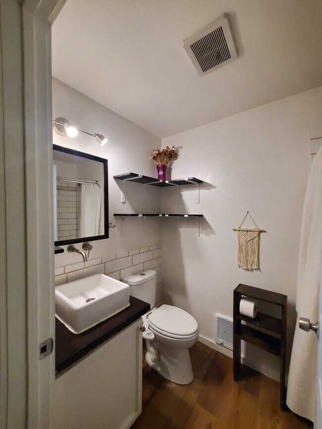fully newly refinished bathroom - 310 S 174th Pl
