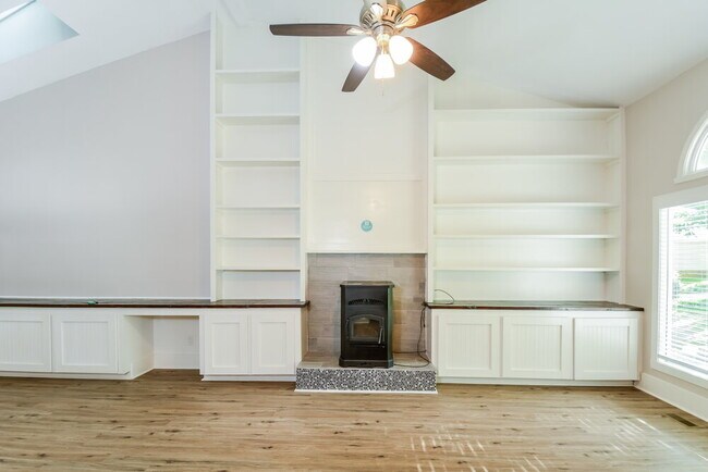 Building Photo - 310 Berwick Ct