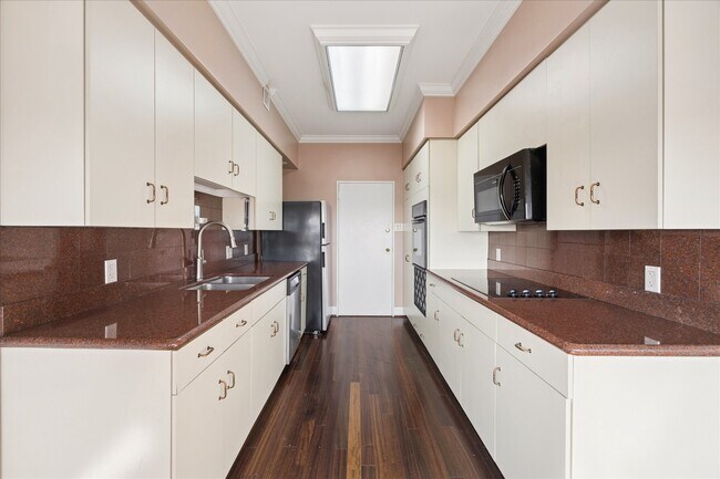 Foto del edificio - 5000 Montrose Blvd