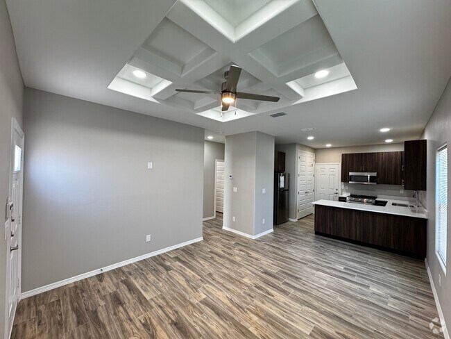 Building Photo - 4000 La Vista Ave
