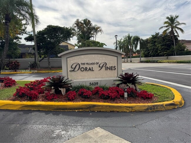 Foto del edificio - 5763 NW 97th Ct