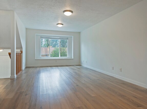 Foto del edificio - 9485 Fairway View Dr S