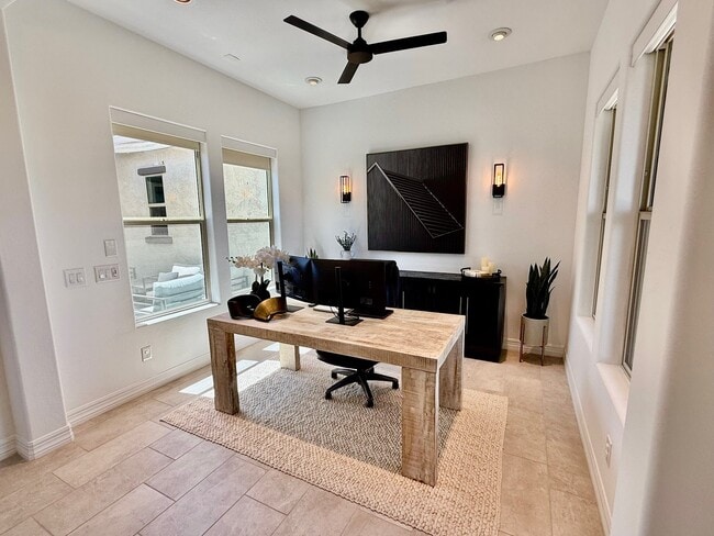 Foto del edificio - 10649 Thatcher Ave