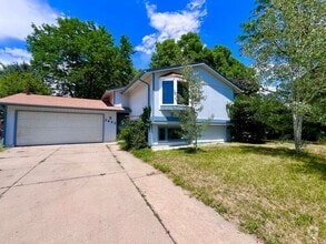 Building Photo - 2493 Fleming Dr