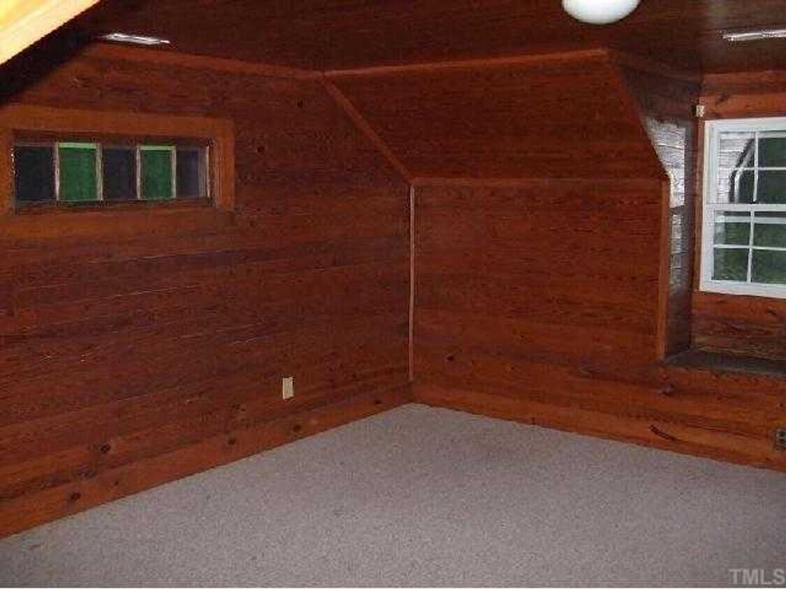 Building Photo - Farm House for the country lover on 9 acres