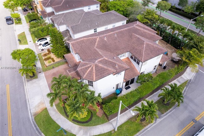 Foto del edificio - 11530 NW 82nd Terrace
