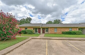 Building Photo - 1600 S Palestine St