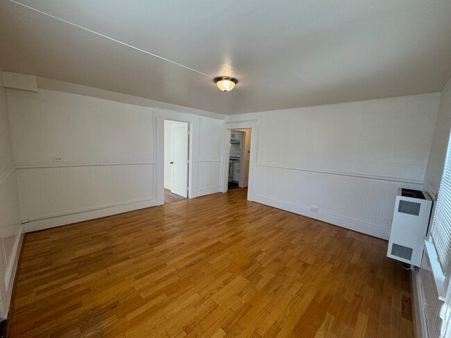 Building Photo - 960 57th St