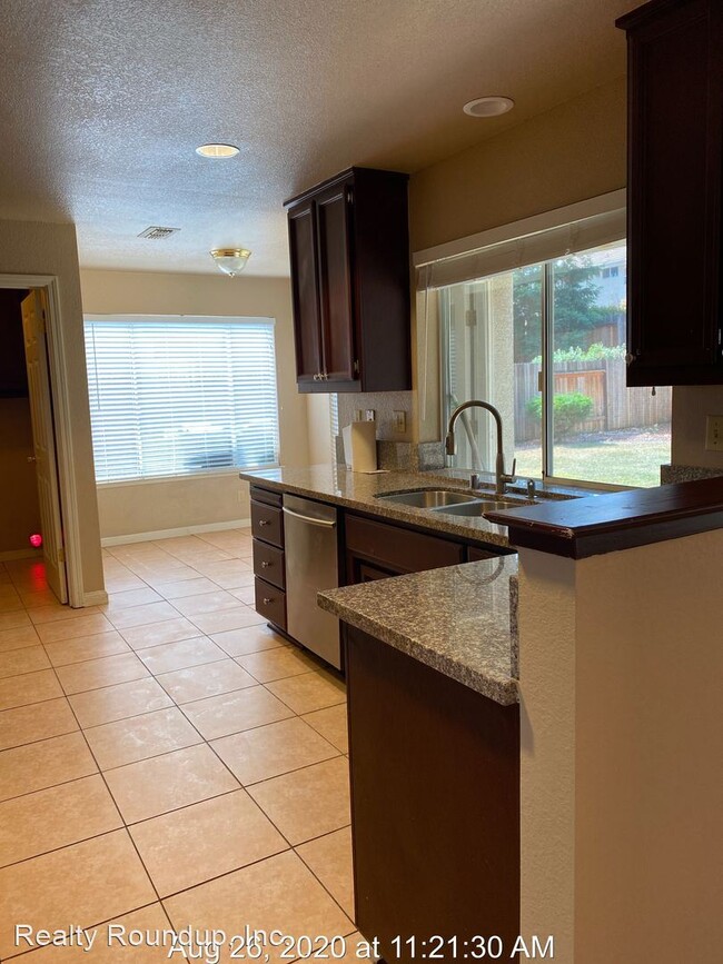 Building Photo - 3 br, 2.5 bath House - 14855 Reynosa Dr