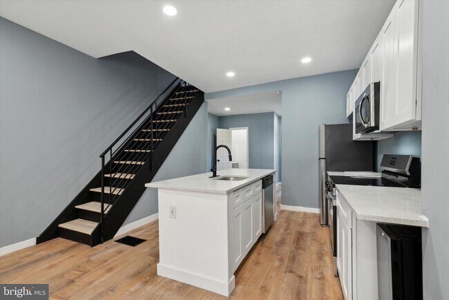Foto del edificio - 2523 W Montgomery Ave
