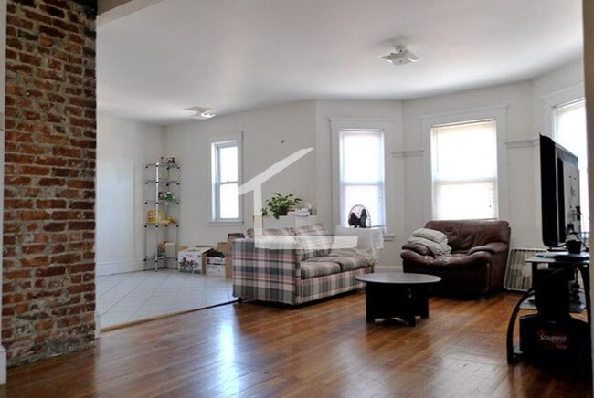 HOT BRIGHTON LISTING!!!! - HOT BRIGHTON LISTING!!!! House