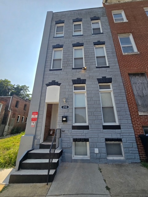 Building Photo - 210 N Mount St