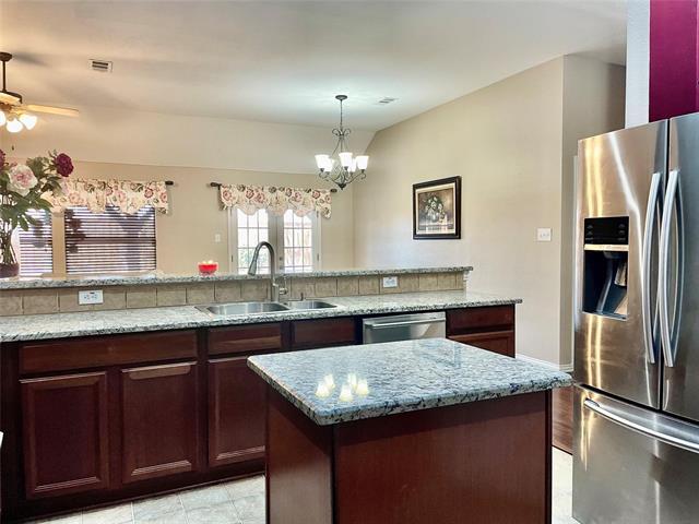 Foto del edificio - 3210 W Glenwood Dr