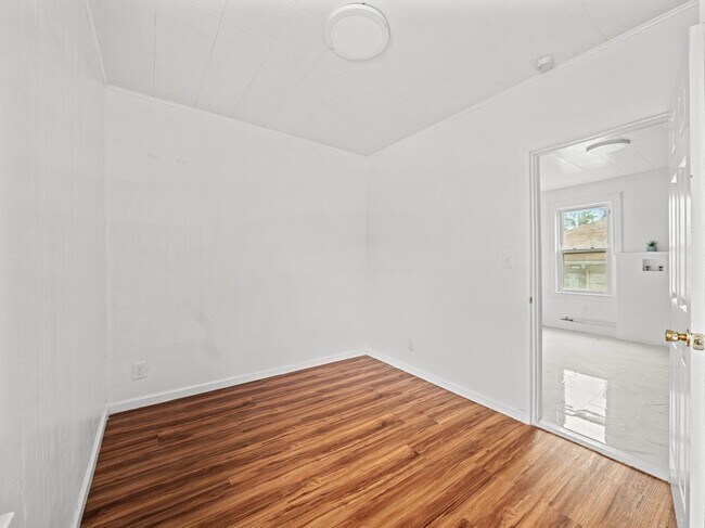 Foto del edificio - 334 Redwood Ave