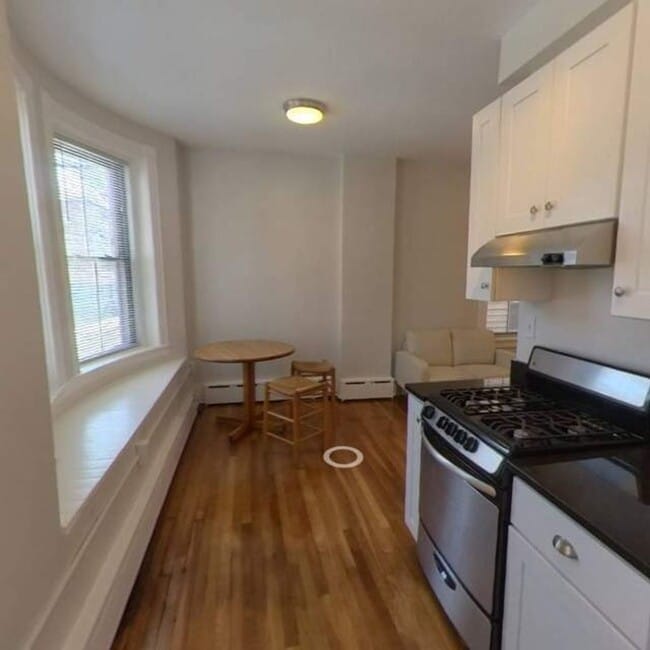 Building Photo - Beautiful Apartment in Cambridge