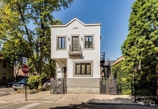 Building Photo - 2128 N Hoyne Ave